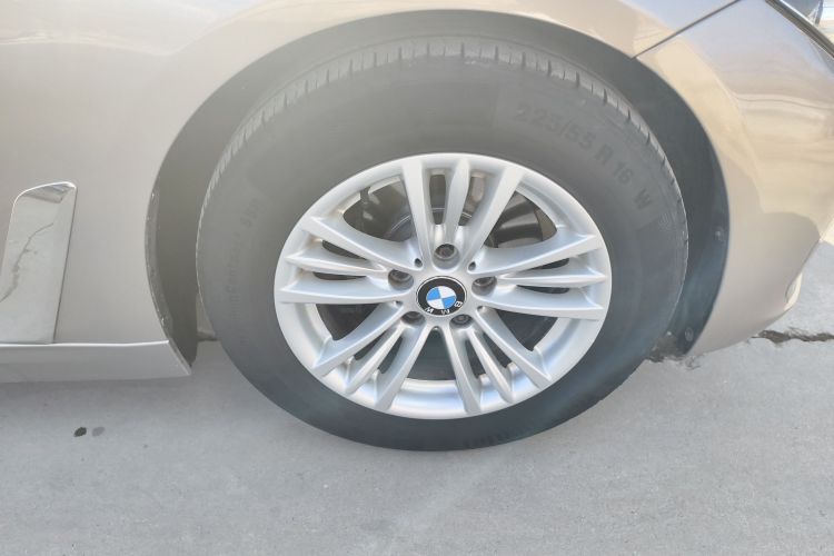 宝马3系 2015款 320Li 超悦版时尚型车身外观10