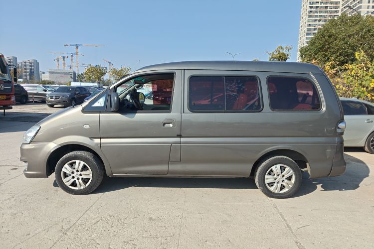 东风风行 菱智 2017款 V3 1.5L 7座标准型车身外观4