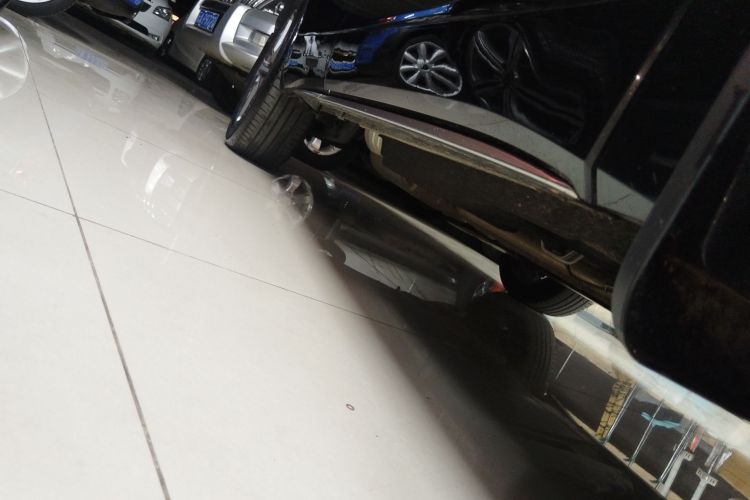 丰田 皇冠陆放 2024款 2.5L HEV四驱尊贵版局部细节9001