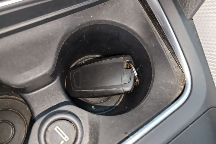 宝马3系 2017款 320i M运动型中控内饰7001