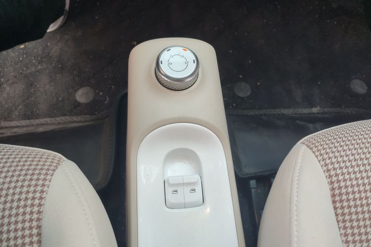 五菱汽车 宏光MINIEV 2024款 第三代 170km中控内饰18