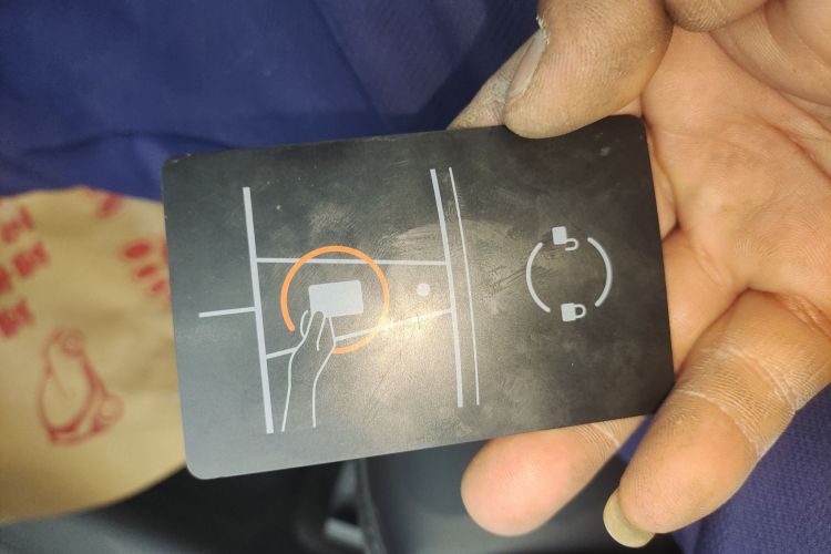 特斯拉 Model Y 2022款 长续航全轮驱动版中控内饰11