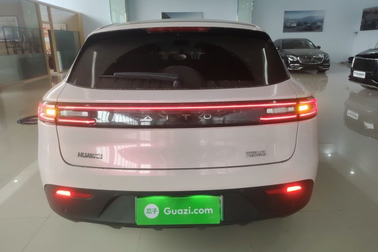 鸿蒙智行 问界M5 2022款 增程后驱标准版车身外观6