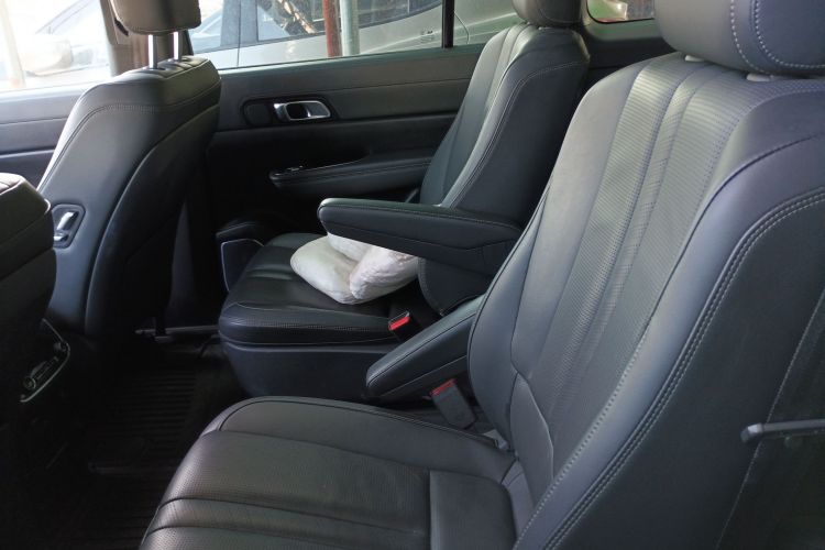 理想汽车 理想ONE 2020款 增程6座版中控内饰7004