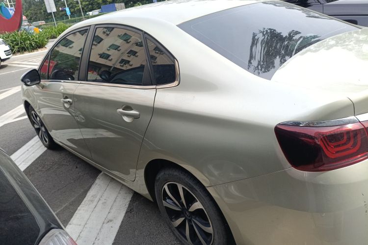 雪铁龙 C4世嘉 2018款 1.6L 自动豪华型车身外观6003