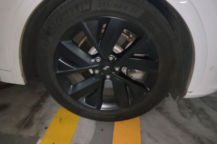 理想汽车 理想L7 2023款 Max车身外观10