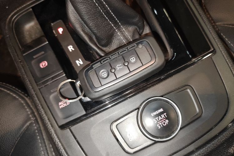 观致5 2018款 改款 1.6T 自动领先型中控内饰11