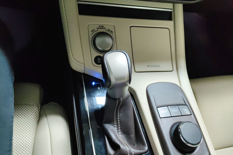 雷克萨斯ES 2015款 200 舒适版局部细节18