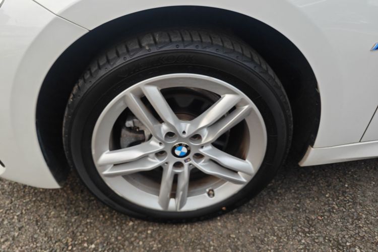 宝马1系 2021款 120i M运动曜夜版车身外观6007