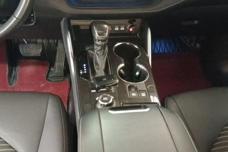 丰田 皇冠陆放 2022款 2.0T 四驱劲耀版中控内饰18