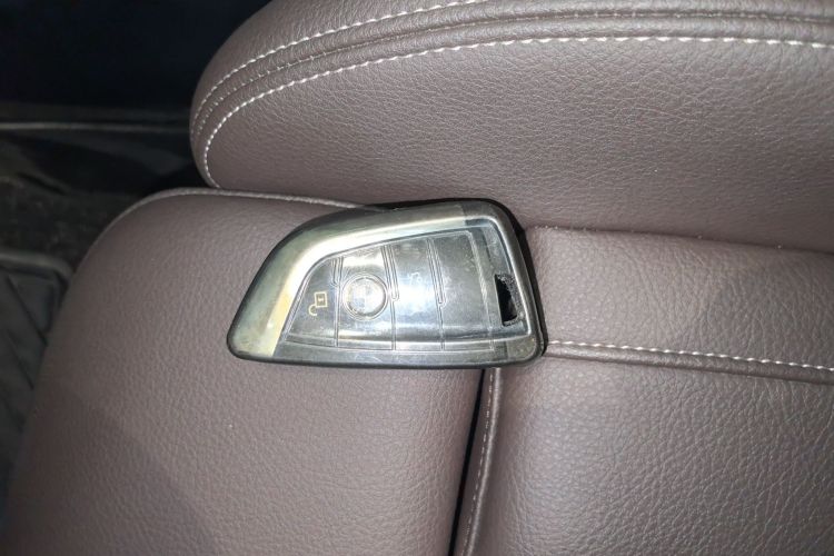 宝马1系 2022款 125i M运动曜夜版中控内饰11