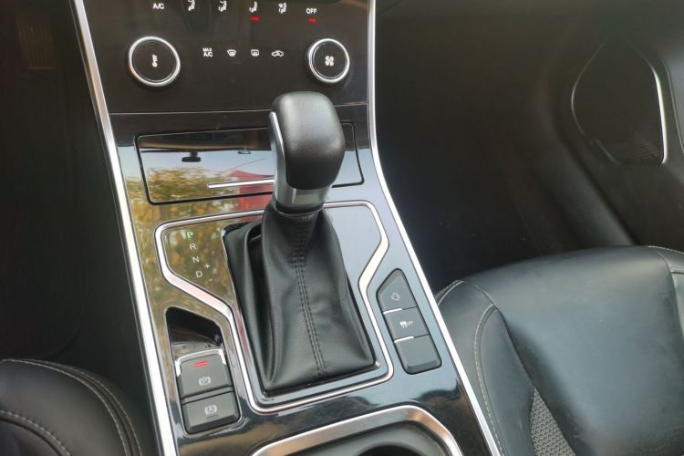 奇瑞 艾瑞泽GX 2018款 1.5T CVT劲色版 国V中控内饰18