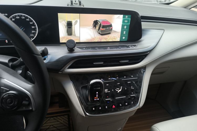 别克GL8 2023款 ES陆尊 舒适型中控内饰16