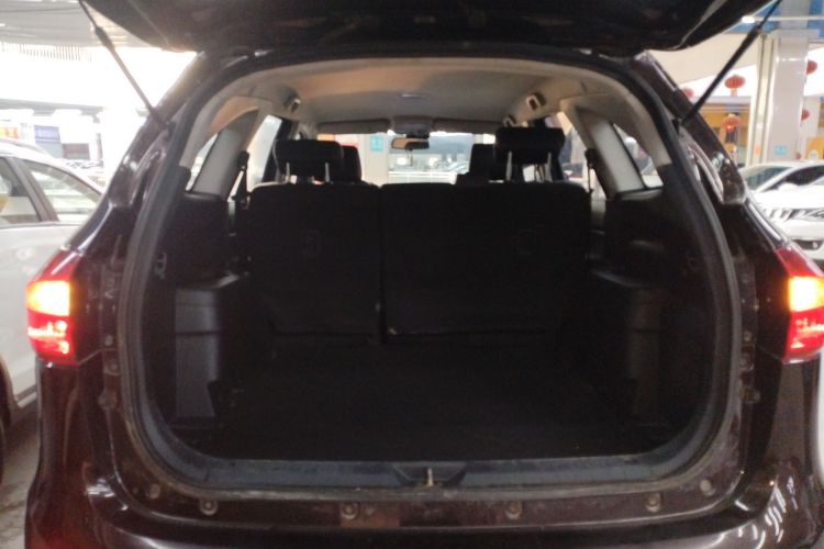 江铃 驭胜S350 2016款 2.0T 自动两驱汽油豪华版5座机舱底盘23