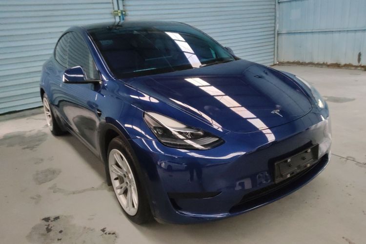 特斯拉 Model Y 2022款 改款 后轮驱动版车身外观3