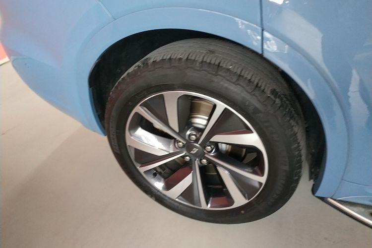 理想汽车 理想ONE 2021款 增程6座版车身外观6008