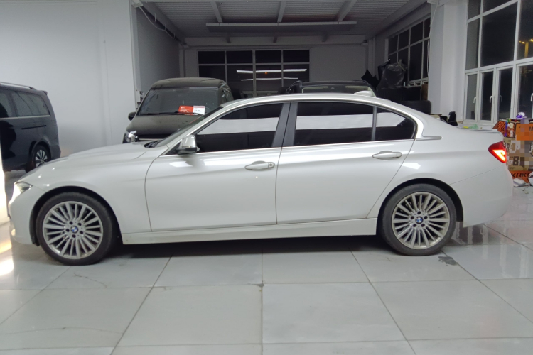 宝马3系 2018款 320Li 时尚型车身外观4