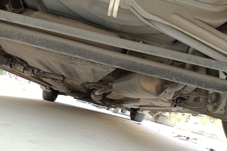 铃木 奥拓 2013款 改款 1.0L 手动舒适型局部细节9009