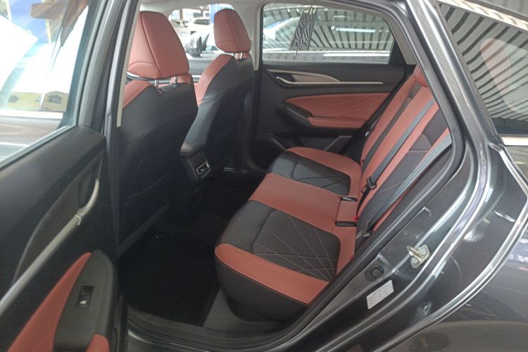 长安 逸动 2023款 畅享版 PLUS 蓝鲸NE 1.4T GDI DCT尊贵版中控内饰7004