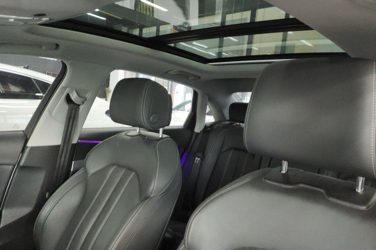 奥迪A4L 2022款 40 TFSI 时尚动感型中控内饰22