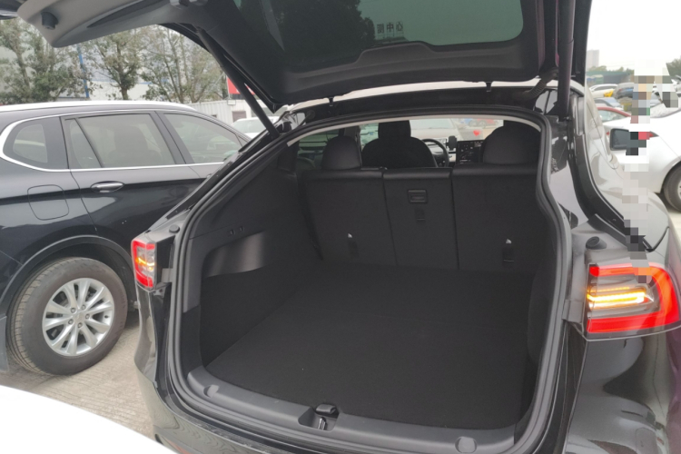 特斯拉 Model Y 2021款 标准续航后驱版局部细节23