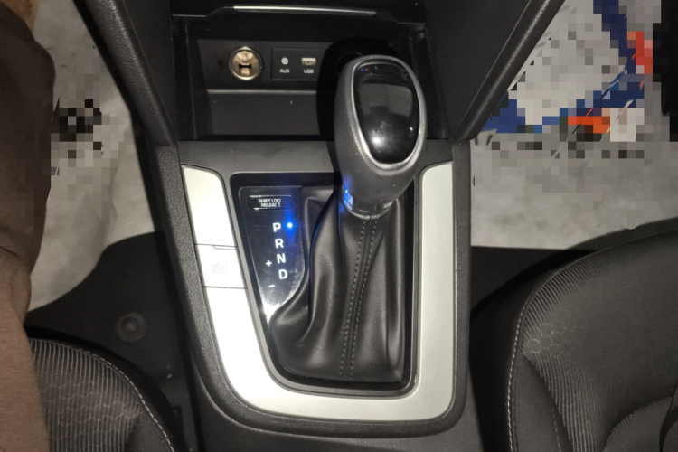 现代 领动 2016款 1.6L 自动智炫·精英型中控内饰18