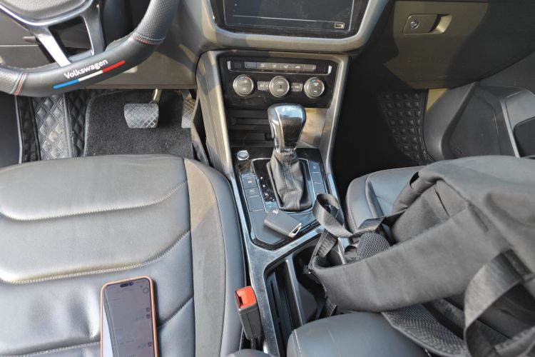 大众 途观L 2020款 330TSI 自动两驱全景舒适版 国VI中控内饰18