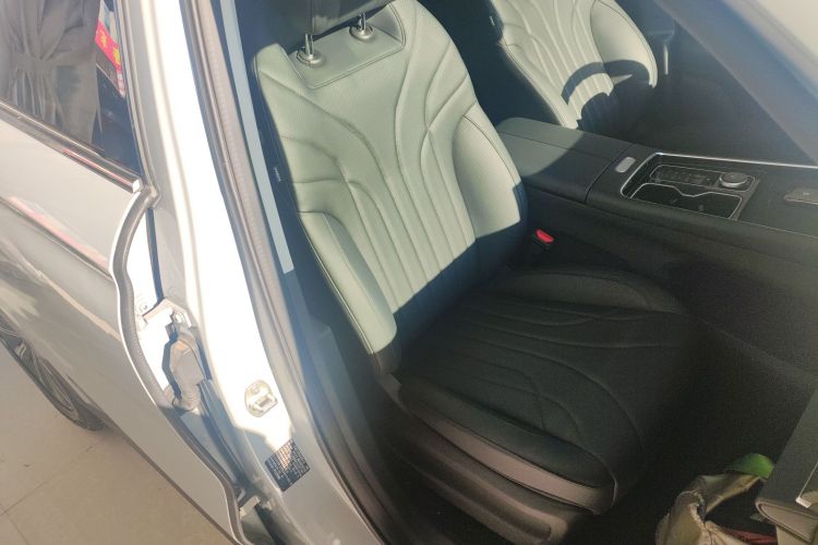 奇瑞 风云T9 2025款 120 长续航版尊荣型 7座 三元锂局部细节41