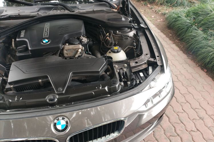 宝马3系 2013款 320Li 时尚型局部细节9007