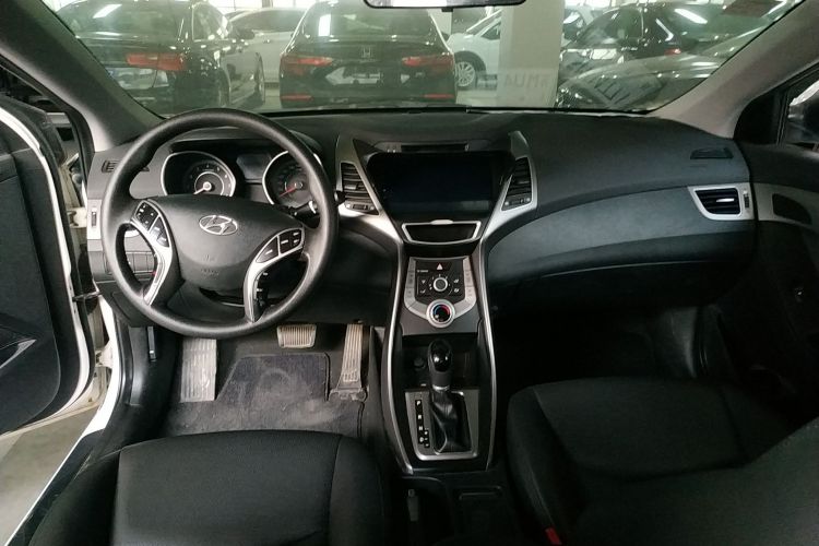 现代 朗动 2016款 1.6L 自动智能型中控内饰12