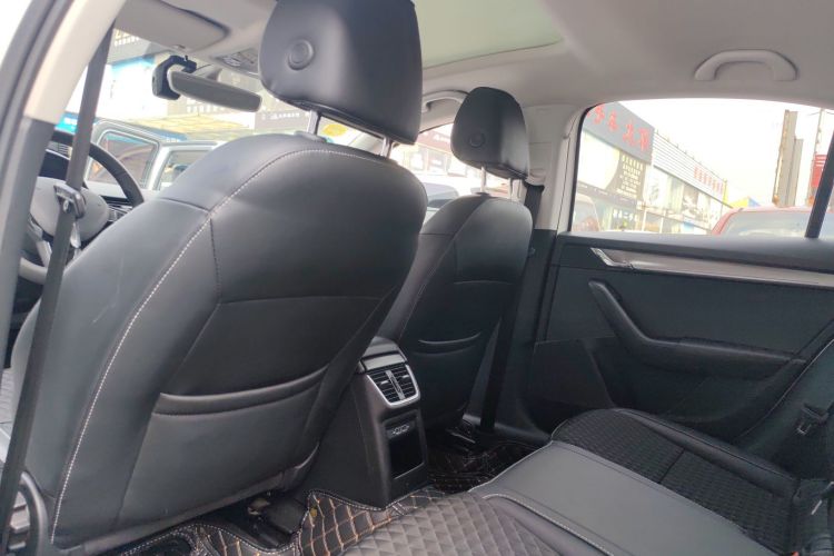 斯柯达 明锐 2019款 1.5L 自动豪华版中控内饰22