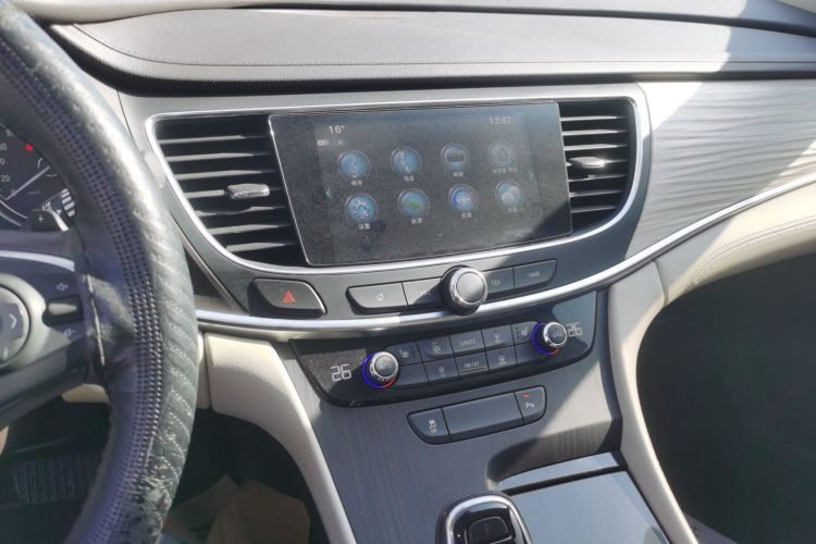 别克 君越 2018款 30H 精英型中控内饰16
