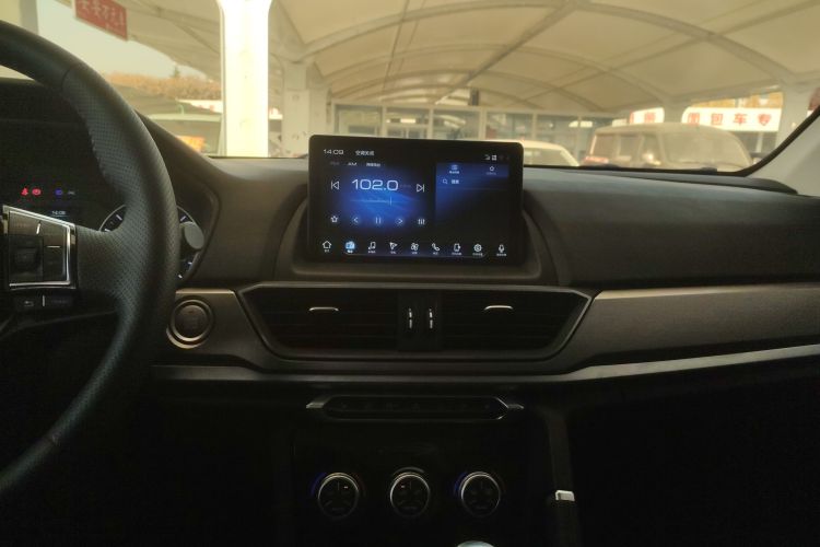 哈弗H6 2021款 运动版 1.5T 手动精英智联型 六边形格栅局部细节16