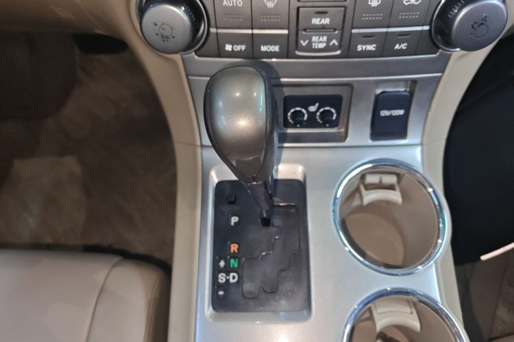 丰田 汉兰达 2012款 2.7L 两驱7座豪华版局部细节18