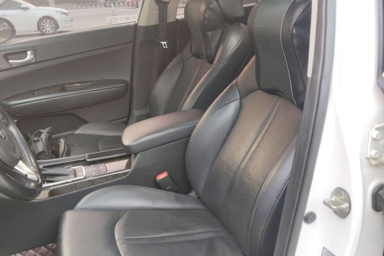 起亚K5 2016款 2.0L 自动LUX局部细节19