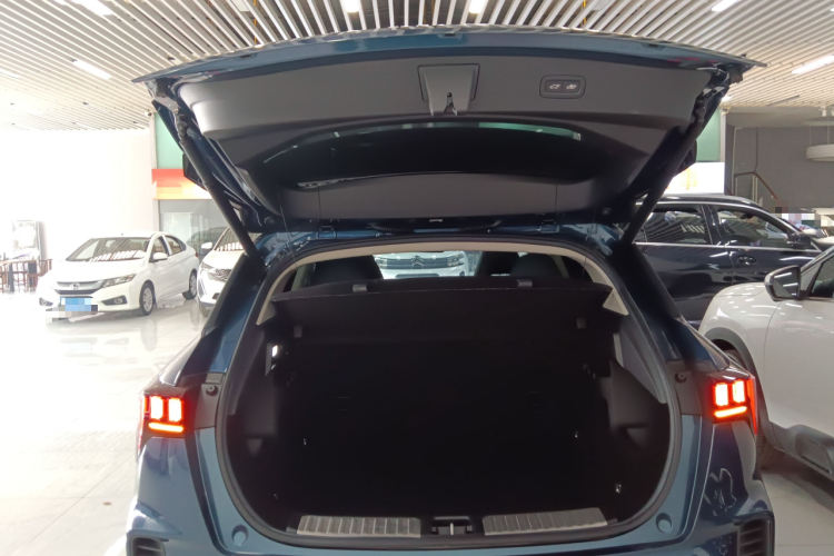 领克06 2020款 1.5T 耀Halo机舱底盘23