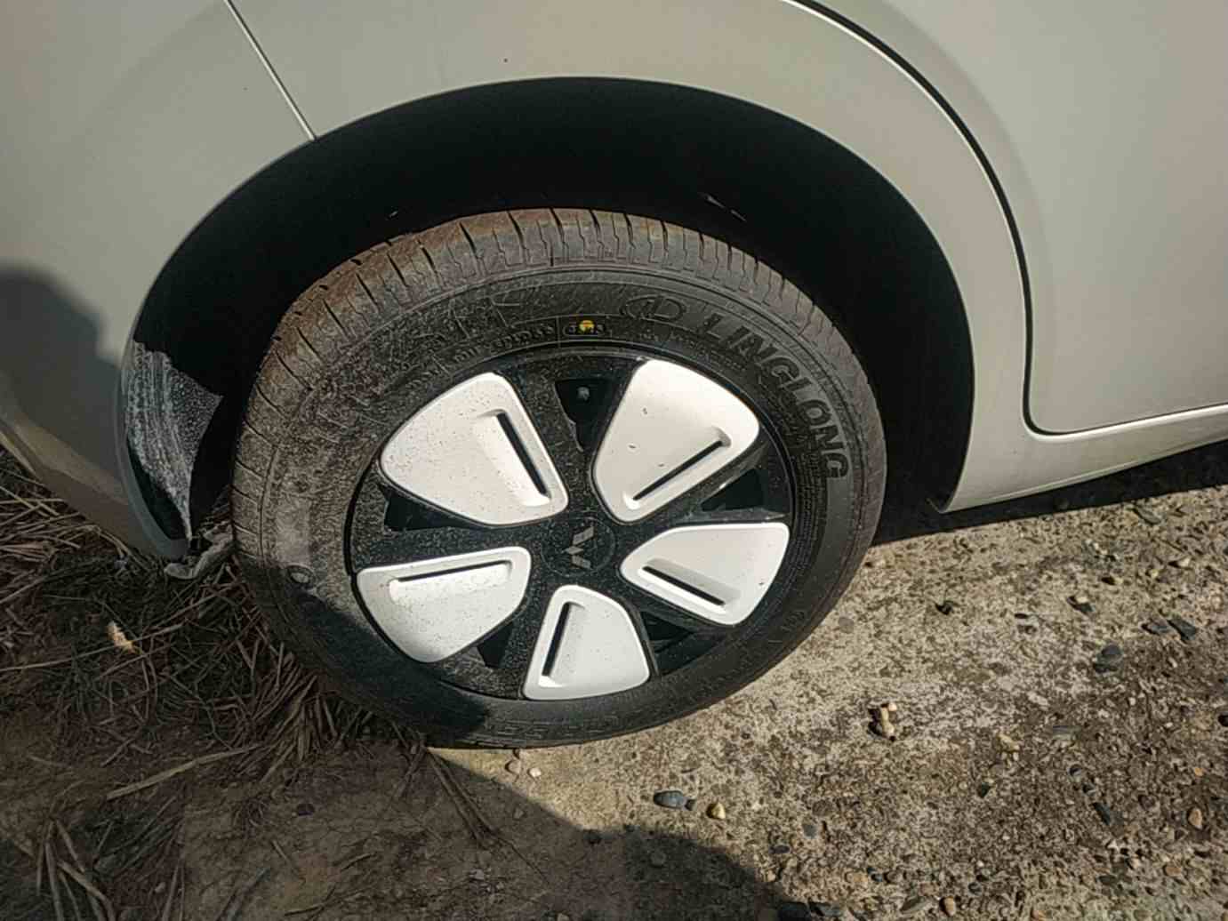 五菱汽车 宏光MINIEV 2025款 第四代 四门版 进阶款(3)