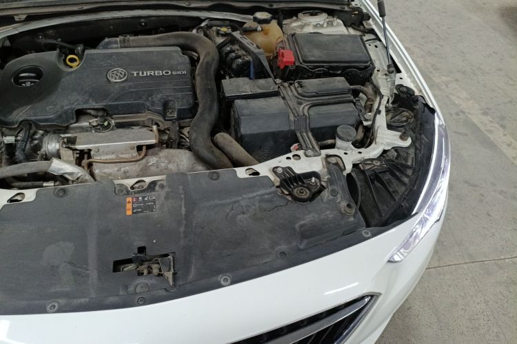 别克 君威 2019款 20T 精英型 国V机舱底盘26