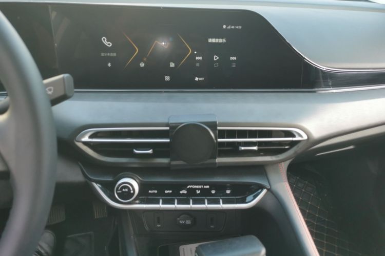 长安 逸动 2021款 PLUS 蓝鲸NE 1.4T GDI DCT尊贵型中控内饰16