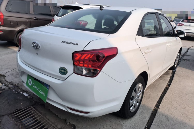 现代 瑞纳 2020款 1.4L 手动GL焕新版车身外观7