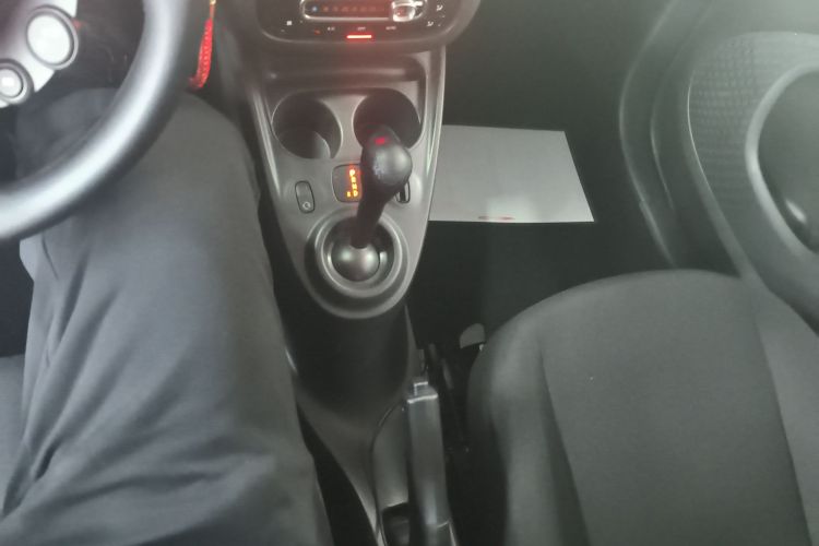 smart fortwo 2018款 1.0L 52千瓦硬顶灵动版 国V局部细节18