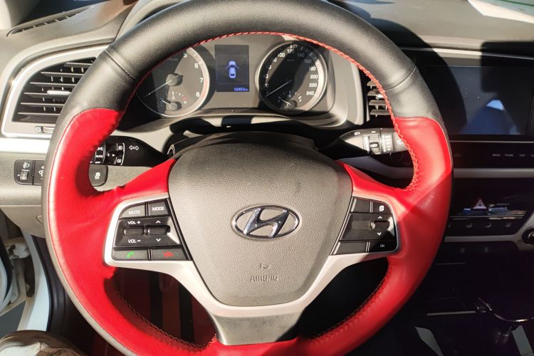 现代 领动 2016款 1.6L 自动智炫·精英型中控内饰13