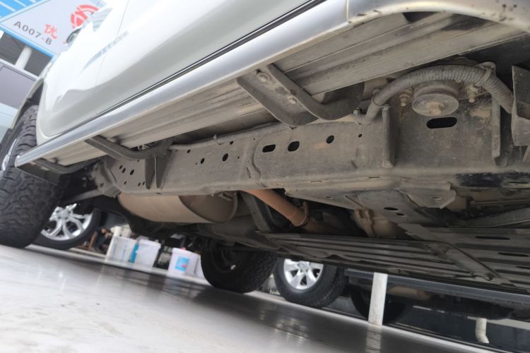 日产 途达 2020款 2.5L XV 4WD 自动四驱旗舰版局部细节9001