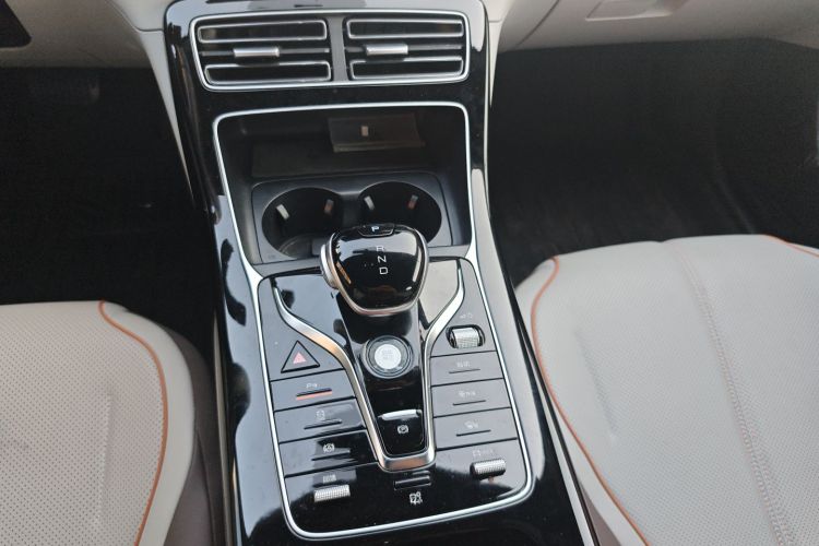 比亚迪 秦PLUS 2024款 荣耀版 EV 420KM领先型中控内饰18