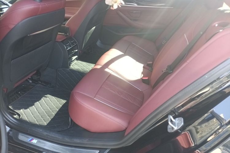 宝马5系 2022款 改款二 525Li M运动套装中控内饰7004