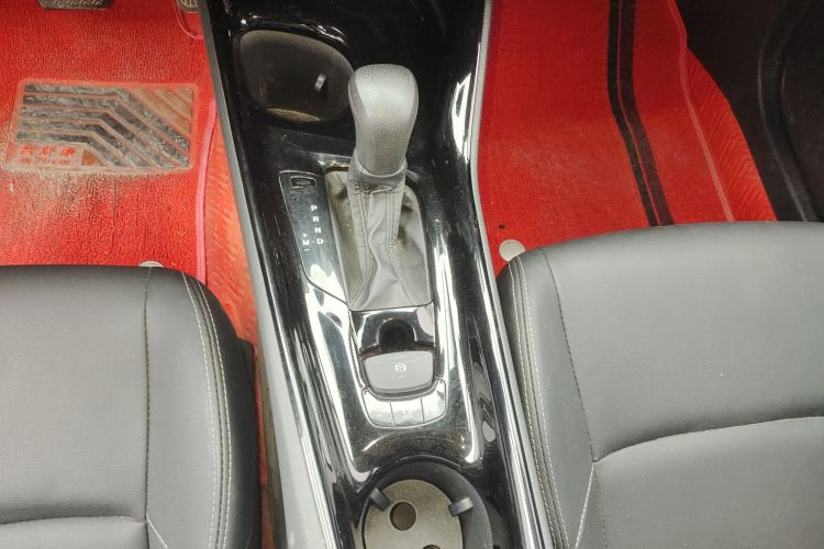 丰田 奕泽IZOA 2020款 2.0L 奕享版中控内饰18