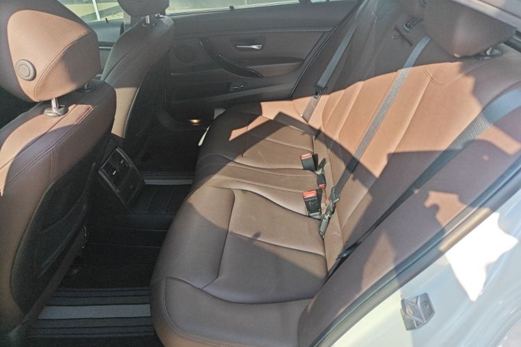 宝马3系 2019款 320Li 时尚型中控内饰21