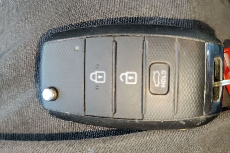 起亚 福瑞迪 2019款 1.6L 自动风尚版 国VI中控内饰7001