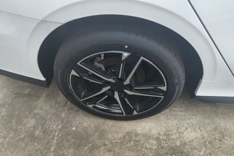 吉利汽车 2024款 缤瑞COOL 1.5T DCT冠军版车身外观6008