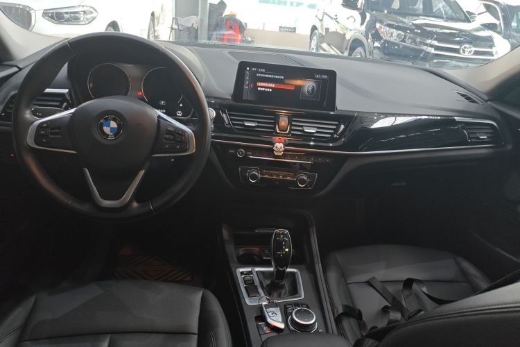 宝马1系 2021款 120i M运动版中控内饰16